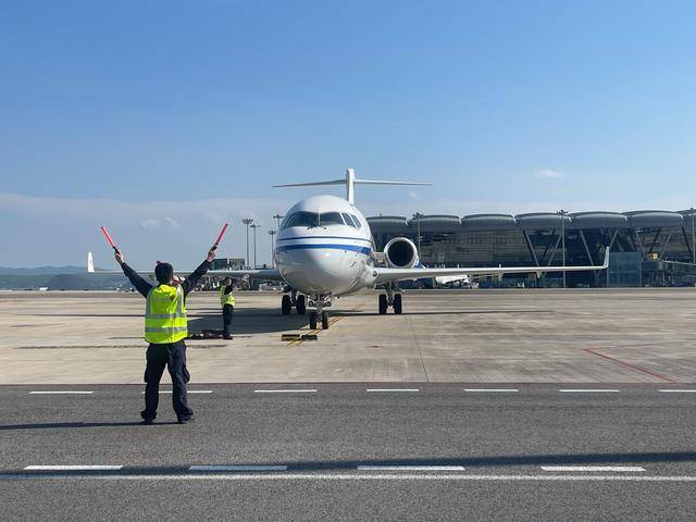 首航空座率逾九成！成都新添国产飞机C909执飞航线