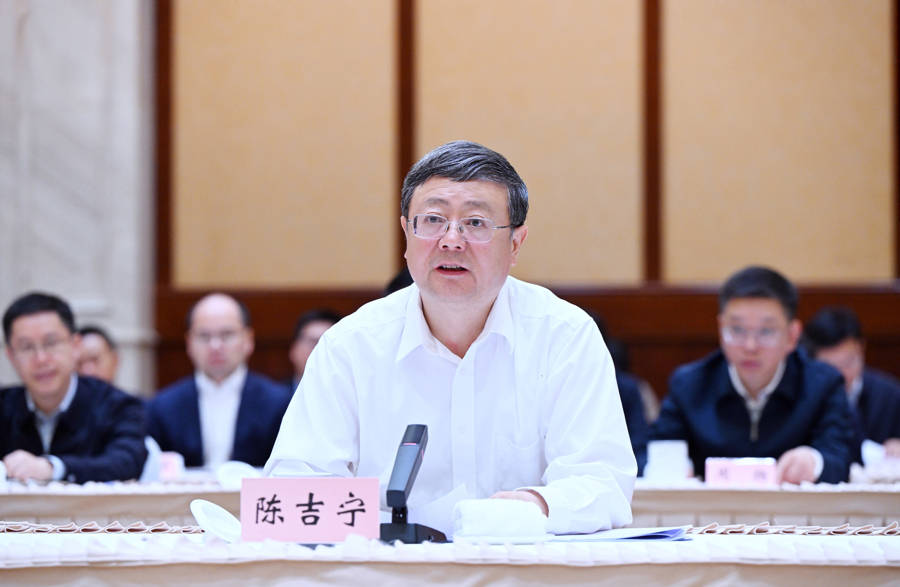 重庆党政代表团在沪考察，陈吉宁龚正与袁家军胡衡华共商两地深化合作工作