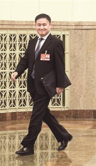 财经要员现身人民大会堂