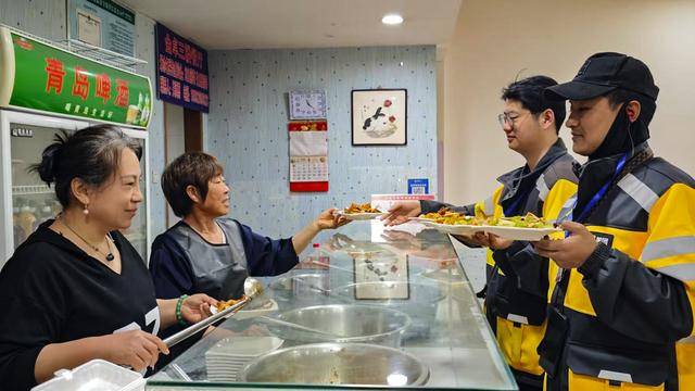 关爱新就业群体——河北唐山织密外卖骑手服务网